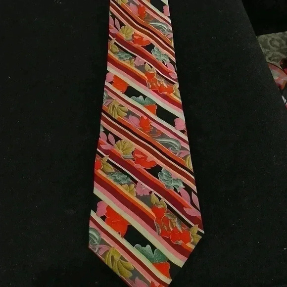 Sazzari100%  silk tie - Picture 1 of 3